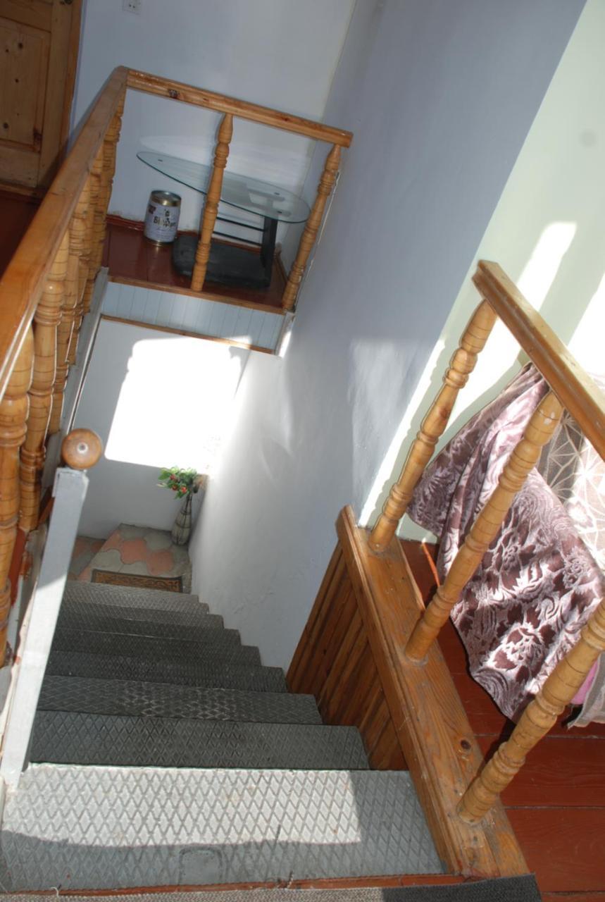 Dodo Japaridze Guesthouse Mestia Extérieur photo
